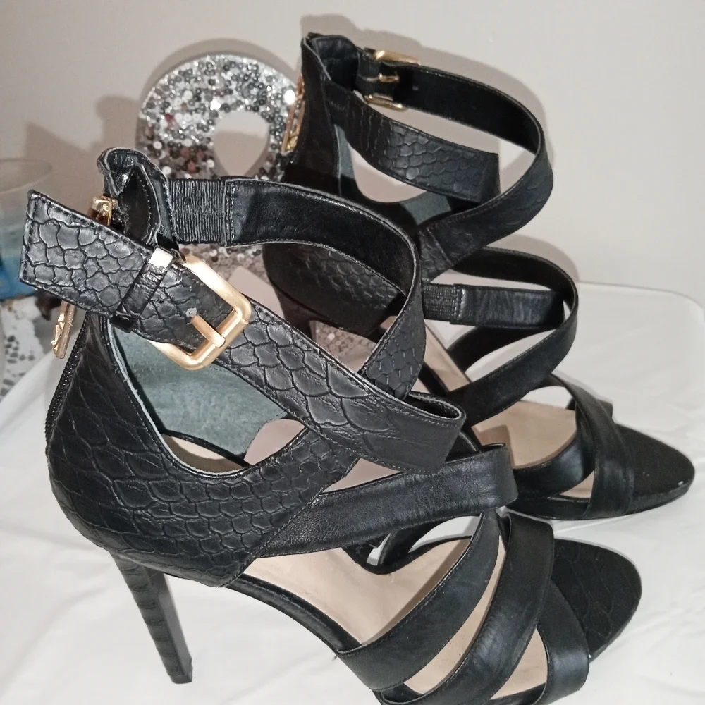 Size 8 1/2 Guess black python heels